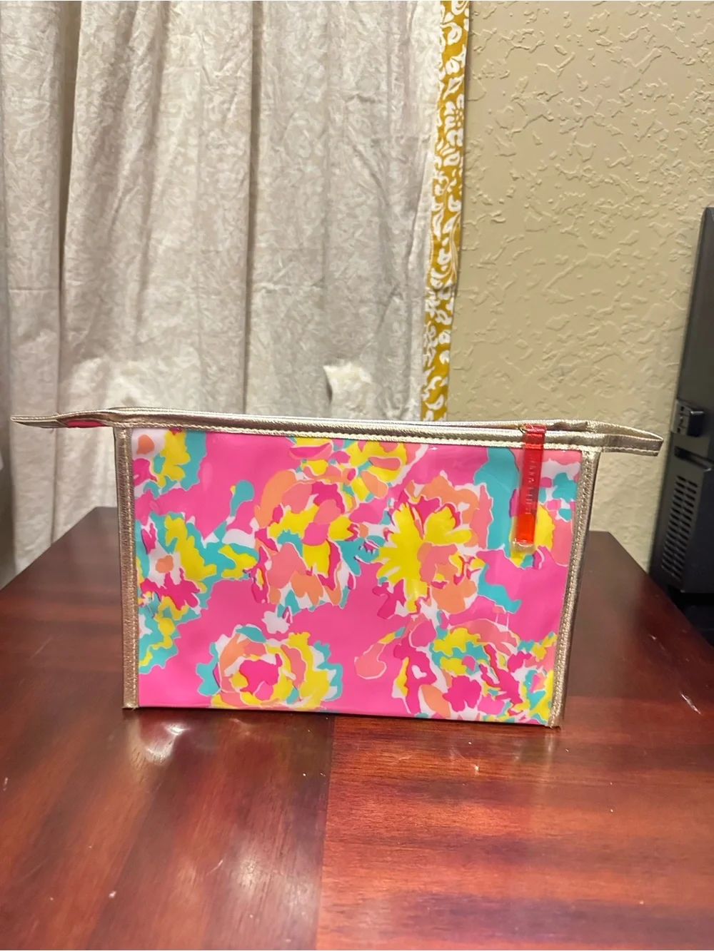 Lilly Pulitzer For Estee Lauder Floral Plastic Makeup Bag Pink Fabric Inside